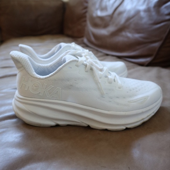 HOKA CLIFTON 9 - Picture 1 of 13